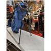 Image 3 : SMALL KIDS SET OF GOLF CLUBS AND BAG