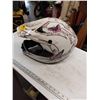 Image 2 : WHITE PINK AND GREY MOTORCYCLE HELMET, MISSING BLACK SCREW ON CAP ON 1 SIDE OF VISOR