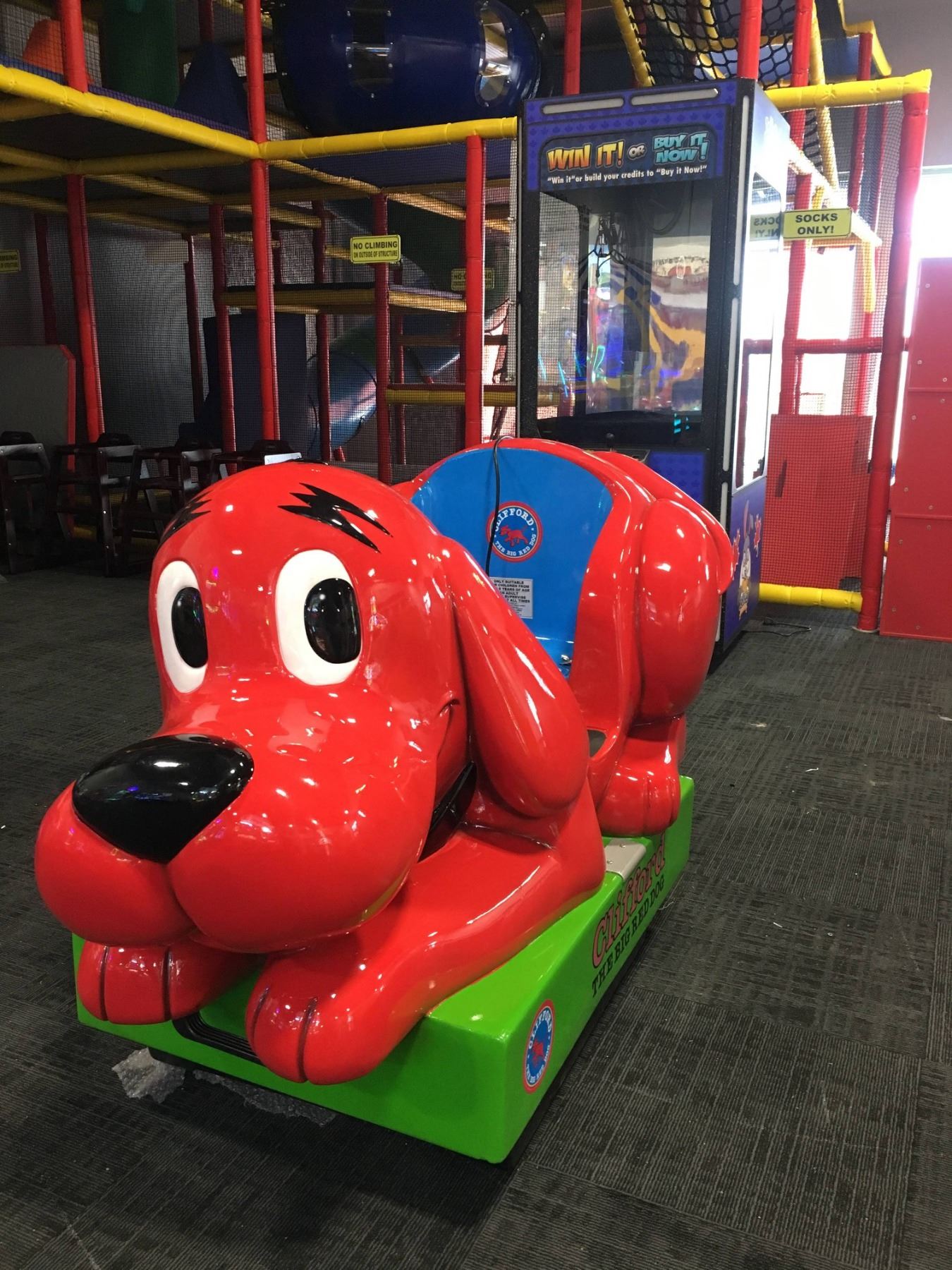 CLIFFORD the BIG RED DOG - KIDDIE RIDE-