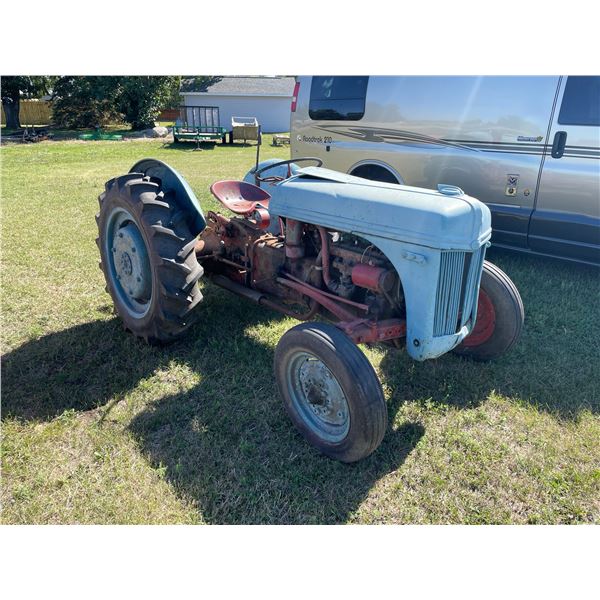 FORD 9N TRACTOR