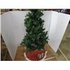 Image 2 : Christmas tree 6 ft tall with decorations