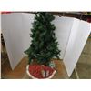 Image 3 : Christmas tree 6 ft tall with decorations