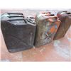 Image 4 : *(3) Military gas cans