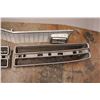 Image 3 : *2-Piece Pontiac Grill + Ford Grill