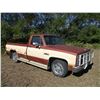 Image 2 : 1983 GMC 1/2 Ton Truck - 305 automatic- 217980KM, runs and drives, AC tilt stereo, new battery, hidd