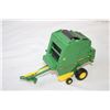 Image 3 : John Deere Hay Baler + John Deere Accessory