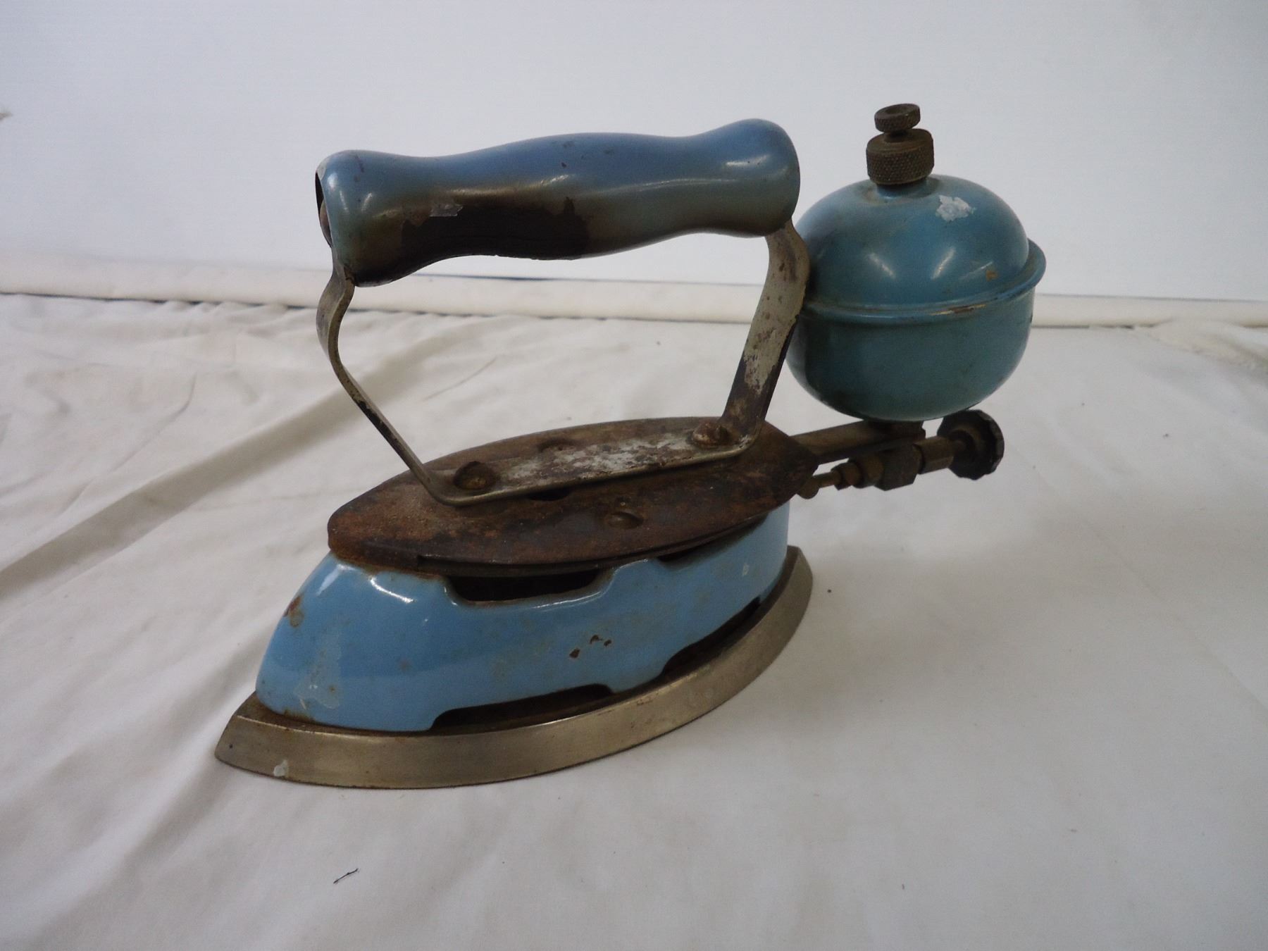 Vintage Gas Iron and Poppy Seed Crusher with original box(rough