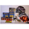 Image 1 : Bag of Halloween Decorations