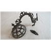 Image 2 : Cast Iron Lamp Holder
