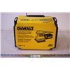 Image 1 : Dewalt 1/4 sheet palm sander