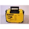 Image 2 : Dewalt 1/4 sheet palm sander