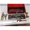 Image 2 : Toolbox with hand tools