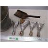 Image 2 : Coal pail, shovel, stove legs