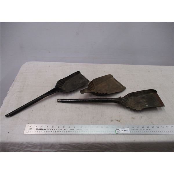 (3) Coal shovels