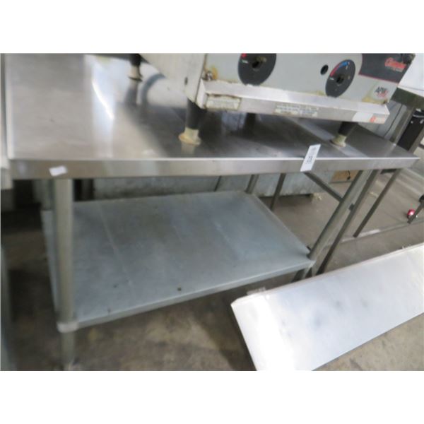 4' S/S Table w/Undershelf