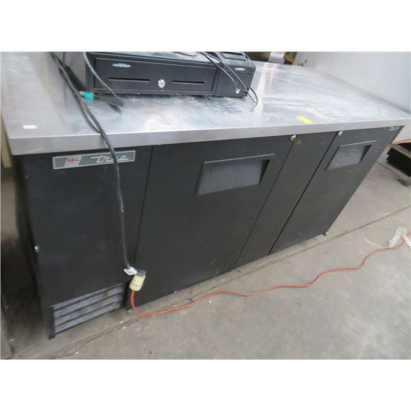 True 69" Ref. Bottle Box w/S/S Worktop 40°