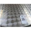 Image 2 : 27-Brushed Aluminum Tabletop - 27 X $