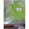 Image 2 : 13-Green Round Tabletop - 13 X $