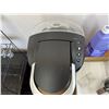 Image 2 : KEURIG COFFEE MAKER AND METAL COFFEE RACK