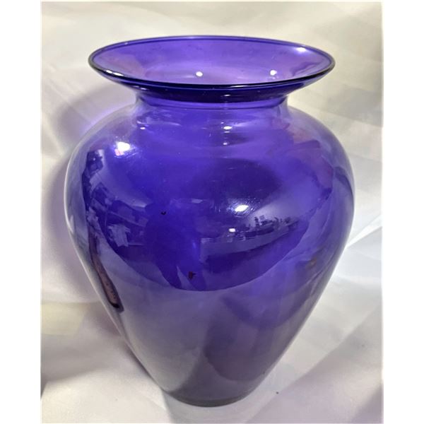Purple Glass Vase, Full Bodied flared