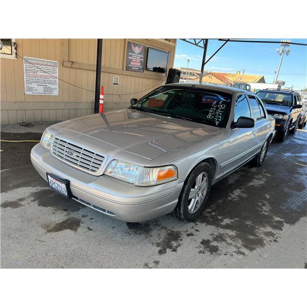 2005 Ford Crown Victoria LX