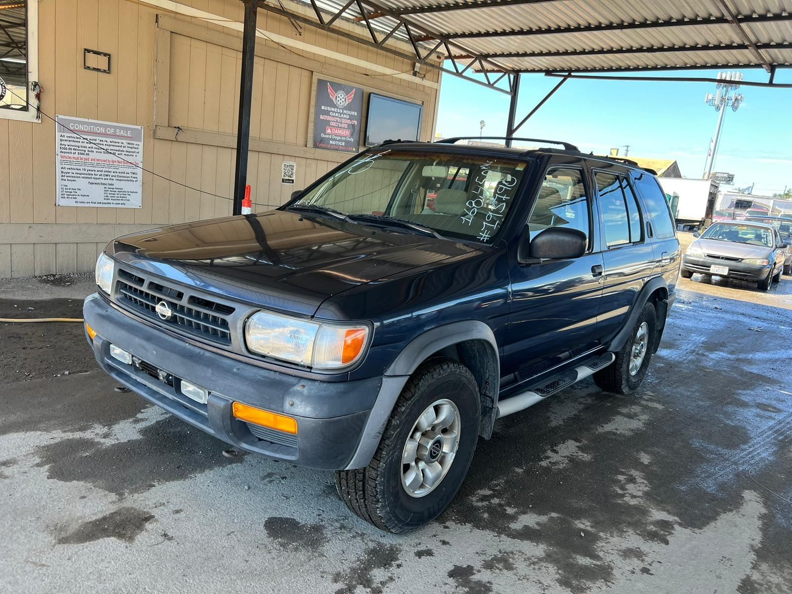 1997 Nissan Pathfinder XE