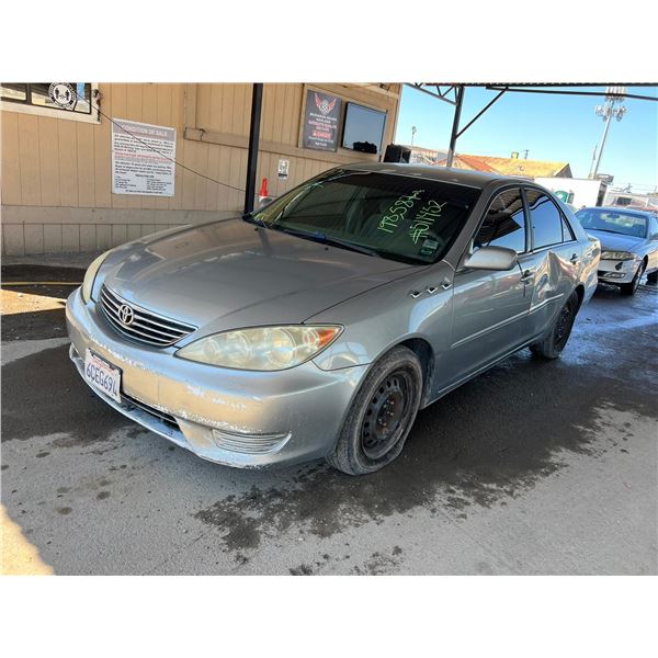 2005 Toyota Camry Standard