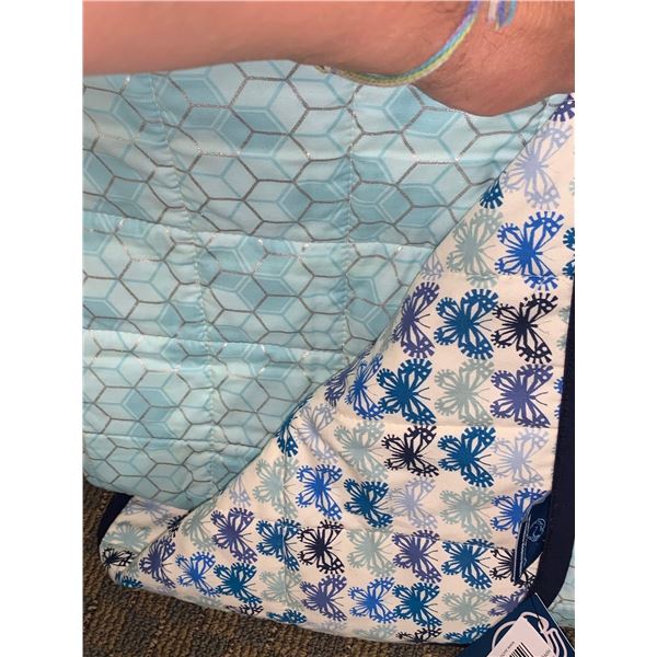 Hippo Hug Customized Weighted Blanket - 40x70 - Float like a butterfly 10 lbs