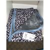 Image 1 : Hippo Hug Customized Weighted Blanket - 40x70 - Bedrock 11 lbs