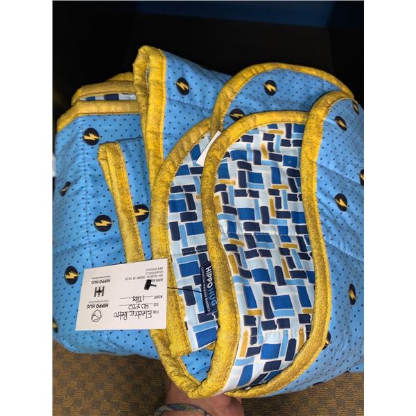 Hippo Hug 17lb Weighted Blanket 40 x 70-Electric Retro