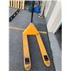 Image 2 : ULine H-4121 Pallet Truck with Brake