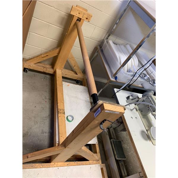 Rolling Fabric Holder/Dispenser