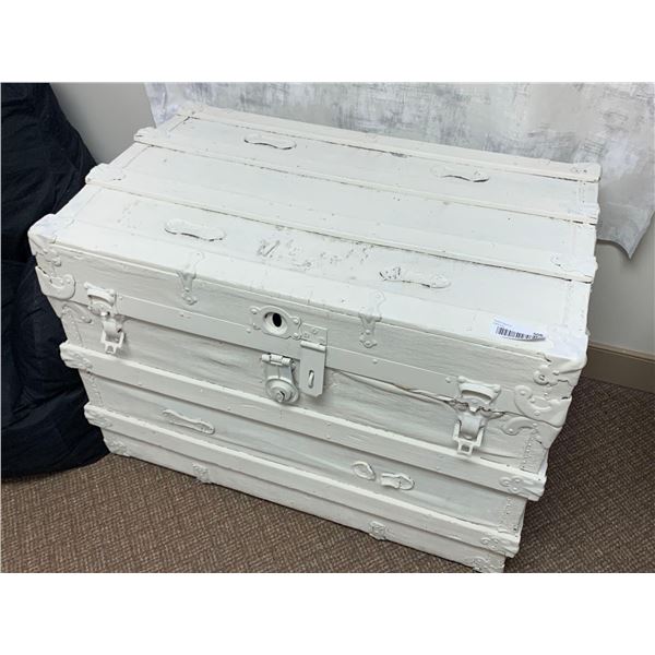 White Train Trunk (see item description below for removal info)