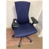 Image 2 : Blue ergo Chair