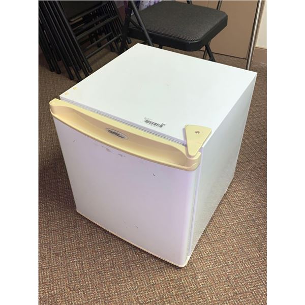 Small Danby Fridge (see item description below for removal info)