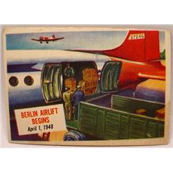 1954 TOPPS SCOOPS NO. 61 TRADING CARD BERLIN AIRLI