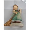 Image 2 : Hummel Figurine Little Sweeper Girl Cat A