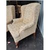 Image 5 : Wing Back Chair Cat C