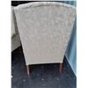 Image 6 : Wing Back Chair Cat C