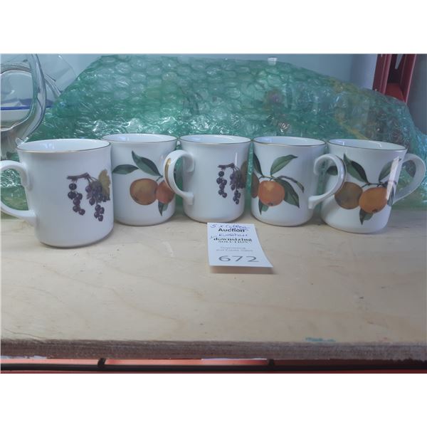 Royal Worcester Evesham Cat B