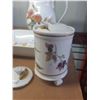 Image 2 : Royal Worcester Evesham Cat B