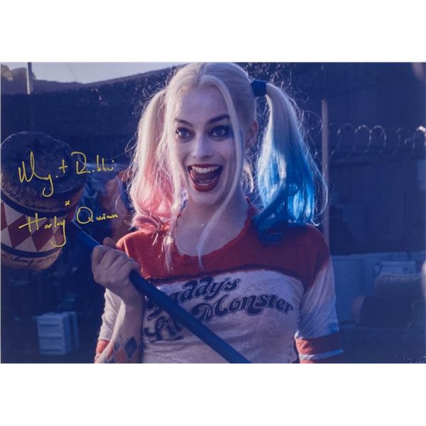 Autograph Signed Margot Robbie Photo