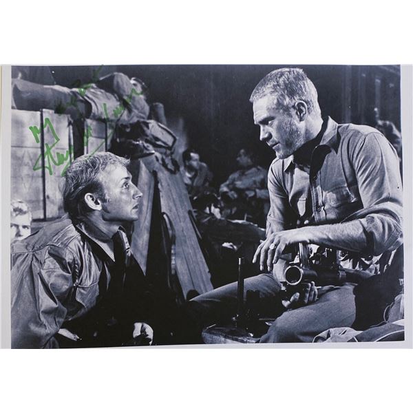 Autograph Signed Hell Is for Heroes Photo