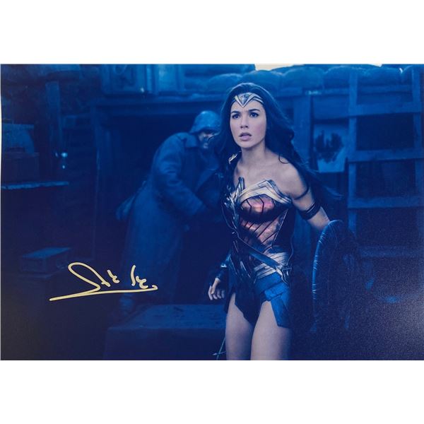 Autograph Signed  Wonder Woman Photo