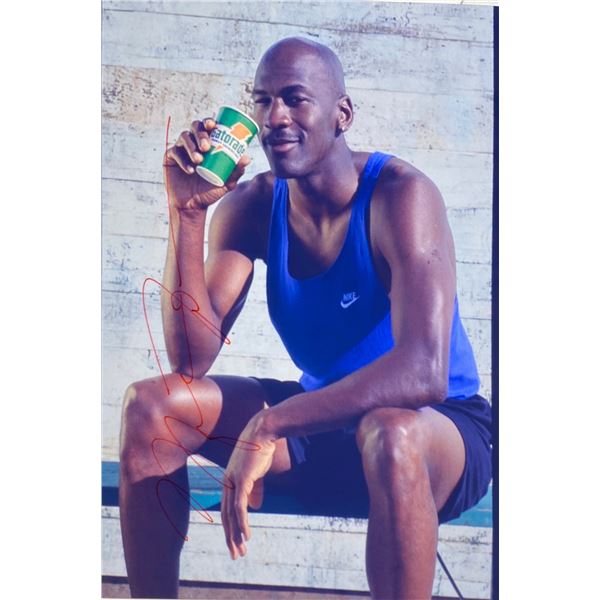 Autograph Signed Michael Jordan Photo