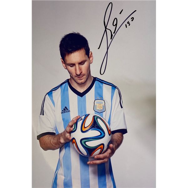 Autograph Signed Lionel Messi Photo