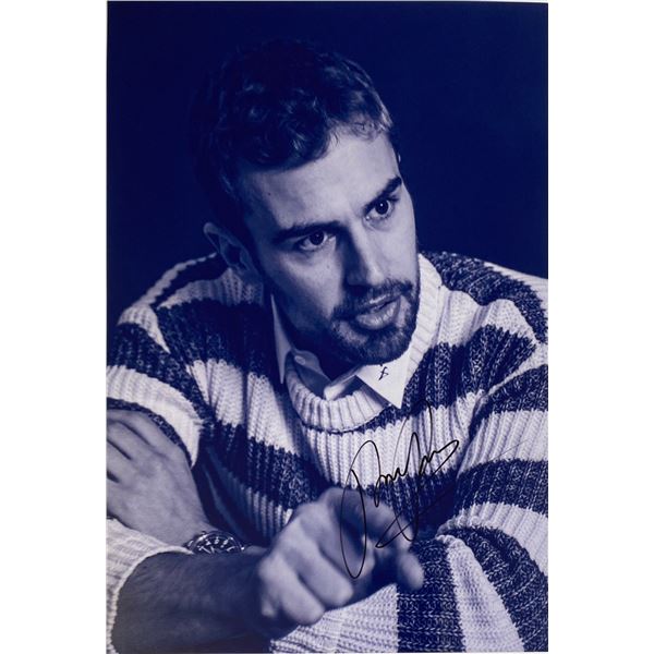 Autograph Signed Theo James Photo
