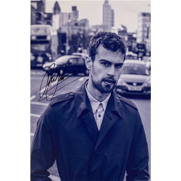 Autograph Signed Theo James Photo
