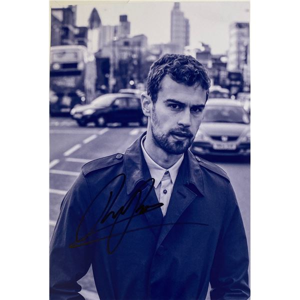 Autograph Signed Theo James Photo