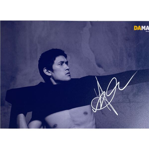 Autograph Signed  Harry Shum Jr Photo
